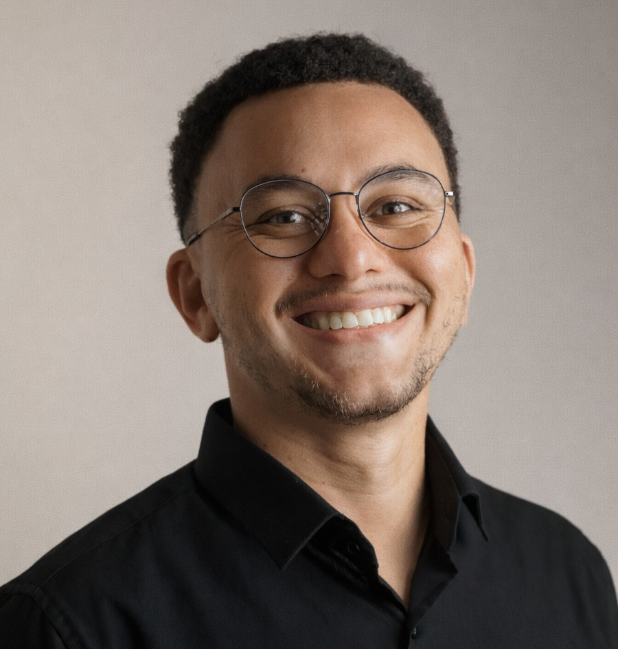 Caio Mattos, designer e publicitário
